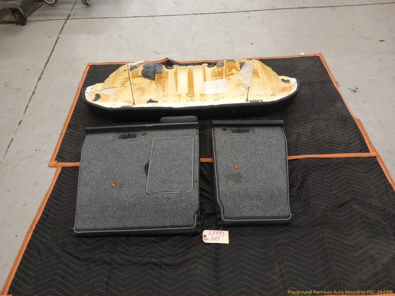 BMW 330XI Set Of Complete Rear Seats - 0
