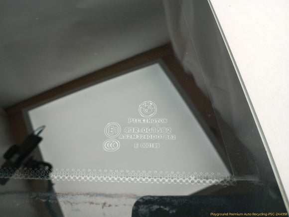 BMW 330XI Passenger Right Rear Door Vent Window Glass