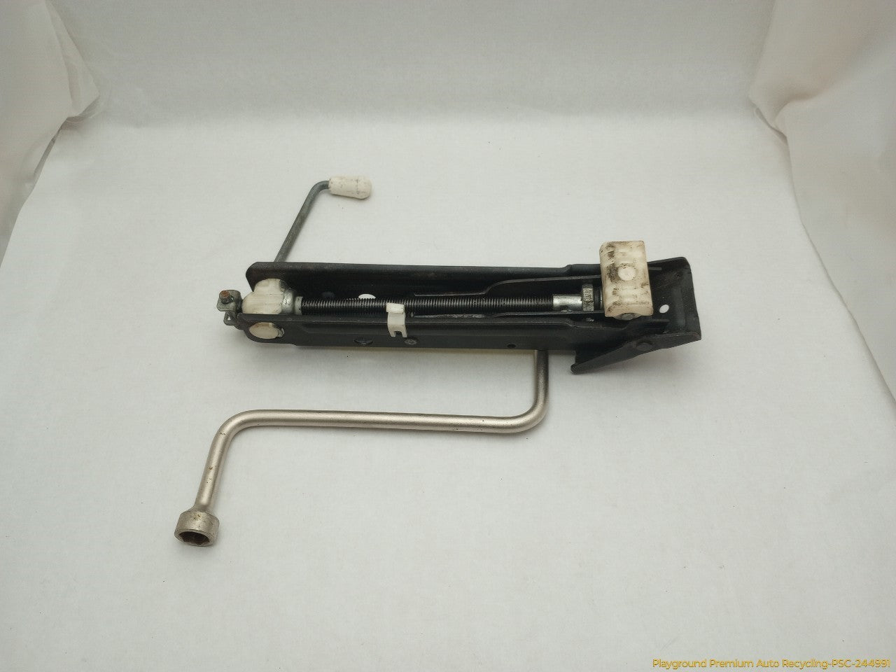 BMW 330XI Vehicle Jack With Handle - 0