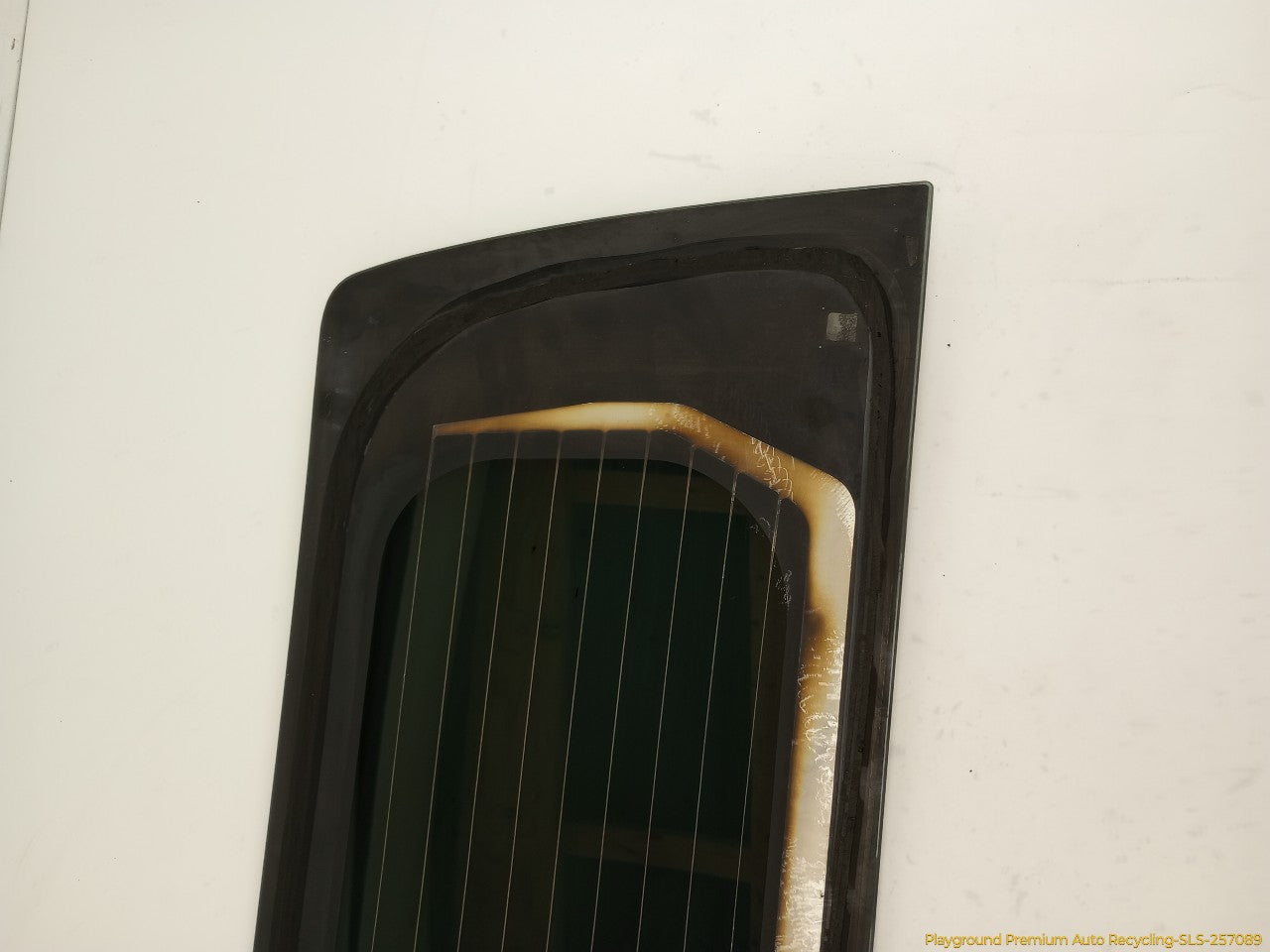 Hummer H3 Back Glass