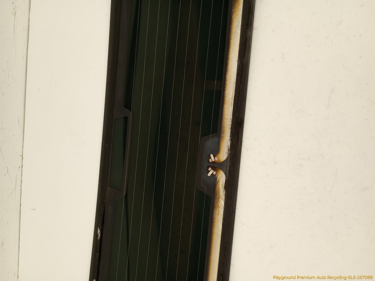 Hummer H3 Back Glass
