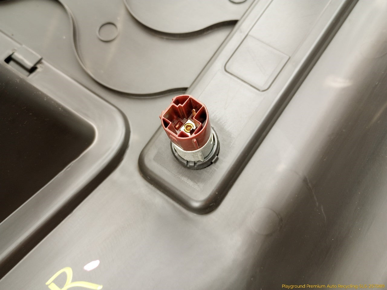 Hummer H3 Passenger Right Rear Quarter Trim