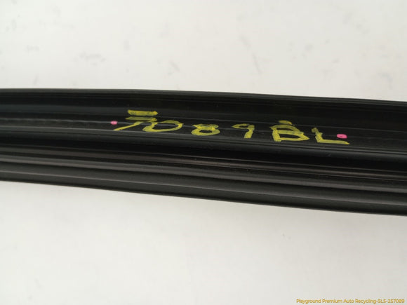 Hummer H3 Pair Of Inner Rear Door Moldings