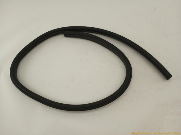 Hummer H3 Pair Of Inner Rear Door Moldings