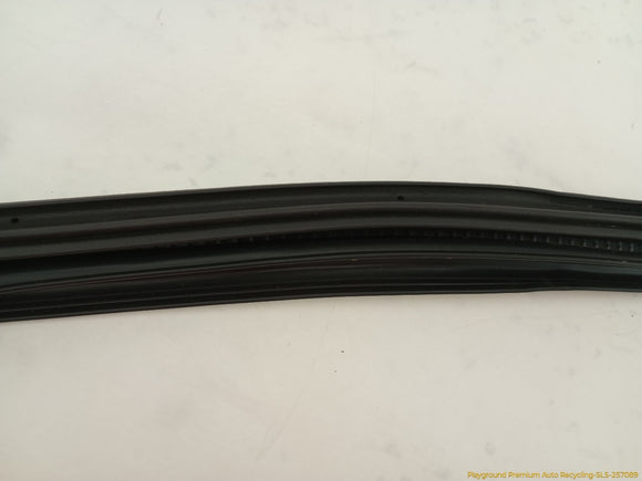 Hummer H3 Pair Of Inner Rear Door Moldings