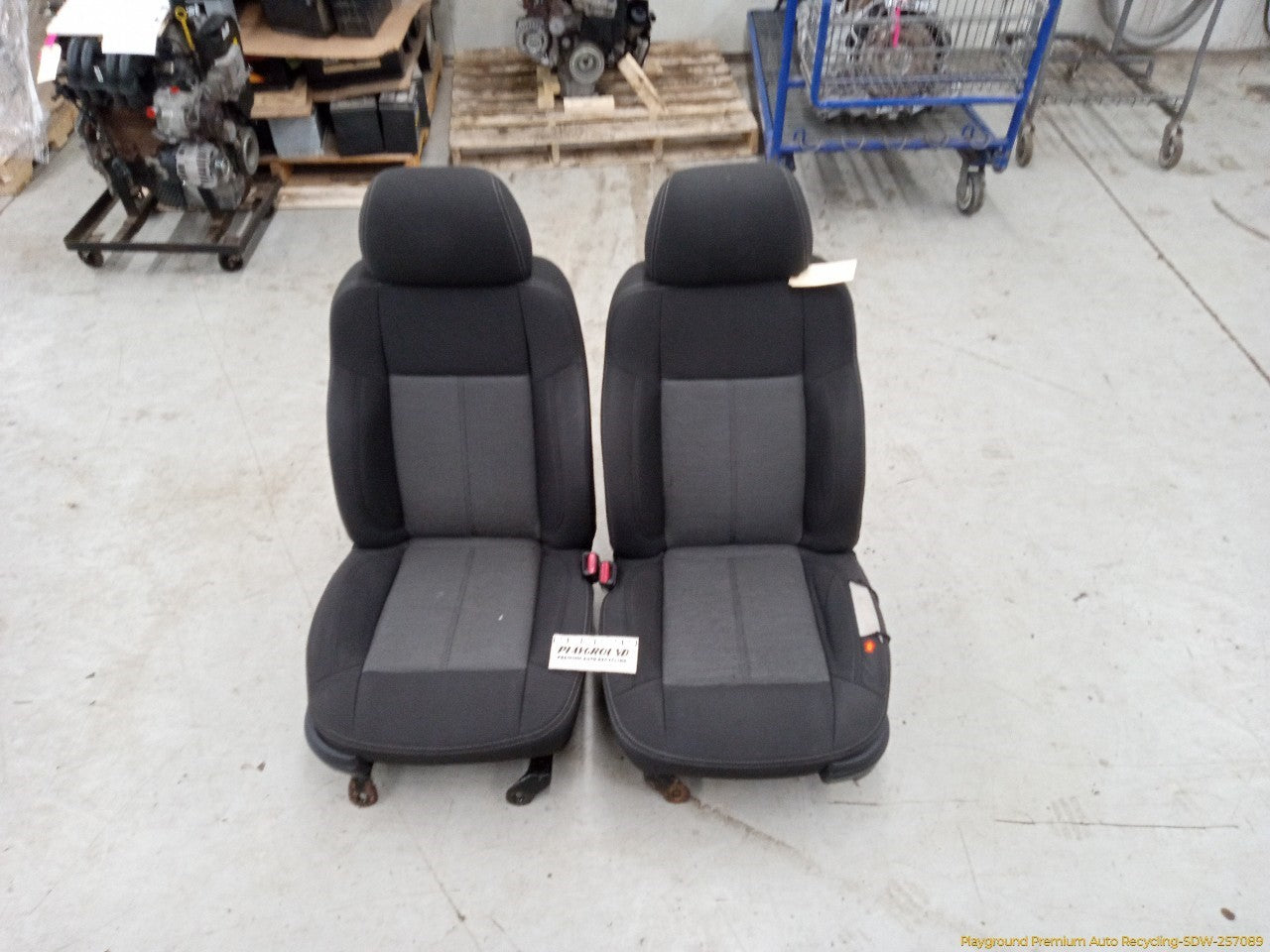 Hummer H3 Pair Of Front Seats