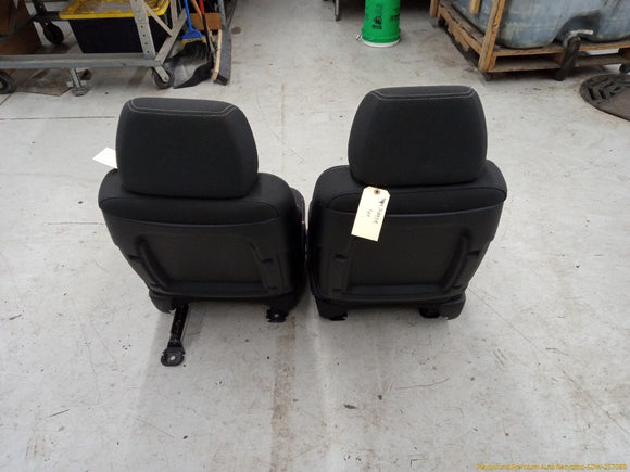 Hummer H3 Pair Of Front Seats