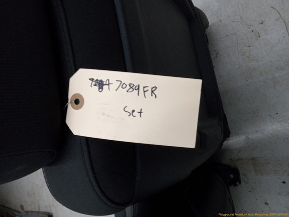 Hummer H3 Pair Of Front Seats