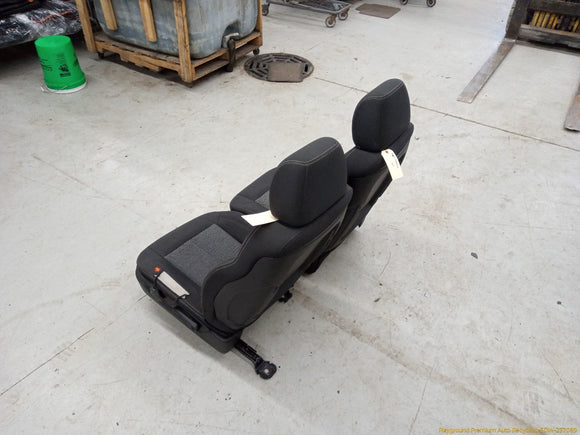 Hummer H3 Pair Of Front Seats