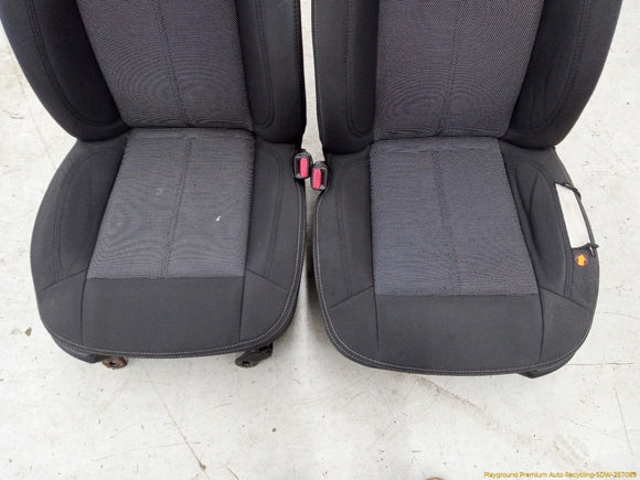 Hummer H3 Pair Of Front Seats