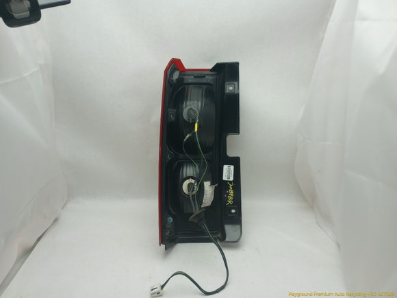 Hummer H3 Passenger Right Tail Lamp
