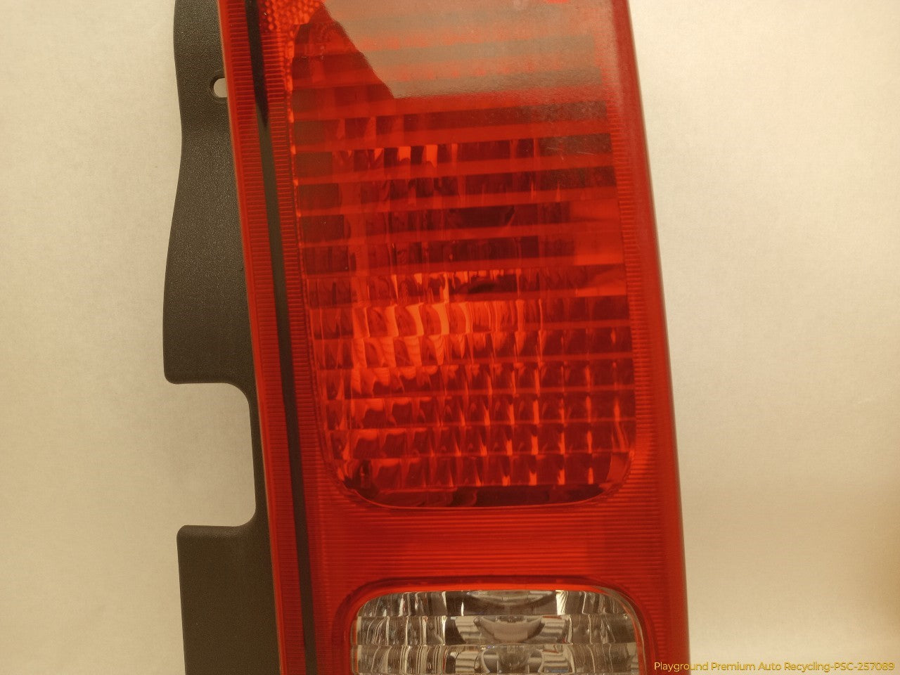 Hummer H3 Passenger Right Tail Lamp