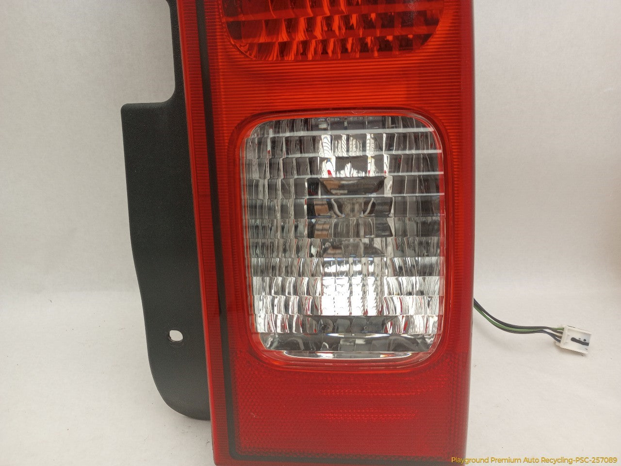 Hummer H3 Passenger Right Tail Lamp