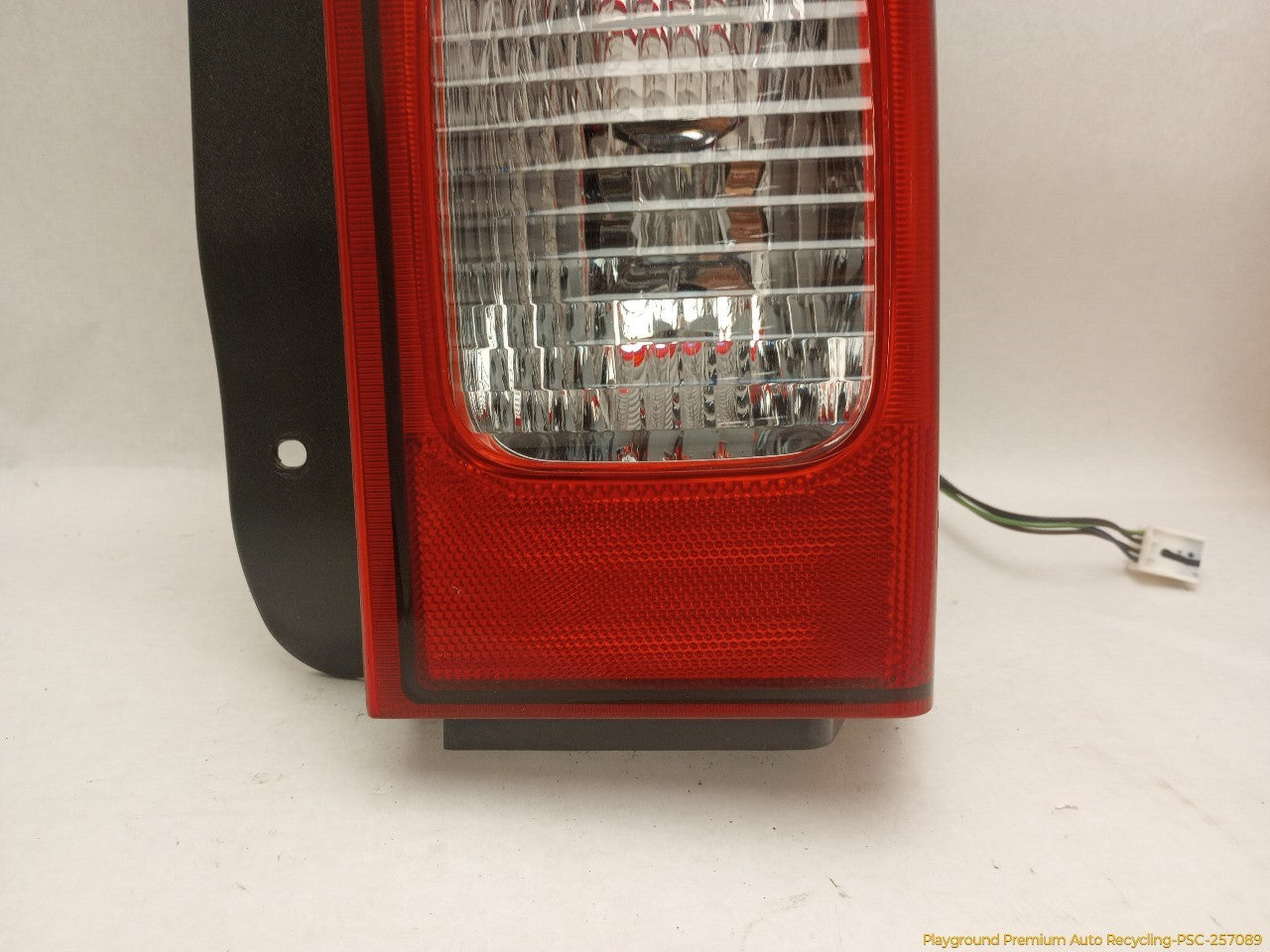 Hummer H3 Passenger Right Tail Lamp