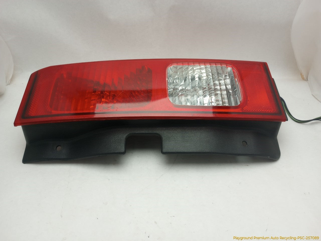 Hummer H3 Passenger Right Tail Lamp