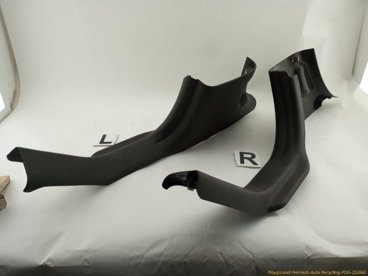 Hummer H3 Pair Of Rear Door Sill Scuff Plate Trim - 0