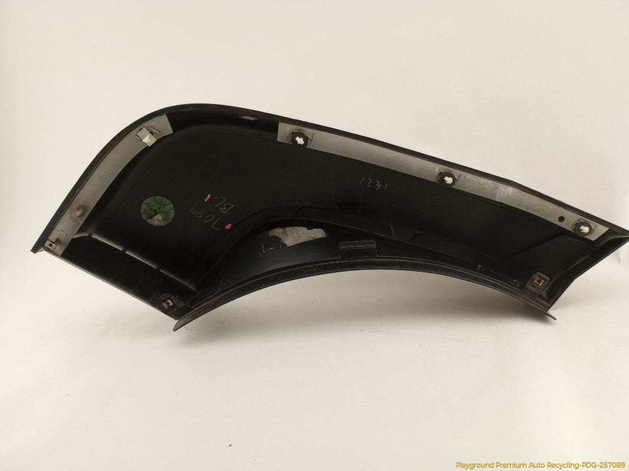 Hummer H3 Driver Left Rear Door Fender Flare