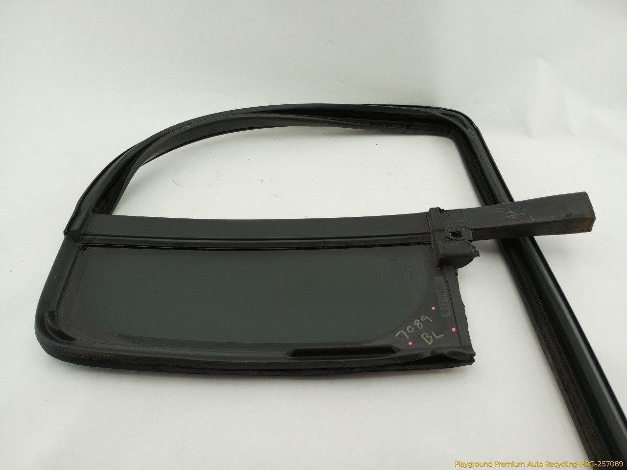 Hummer H3 Driver Left Rear Door Vent Window Glass - 0