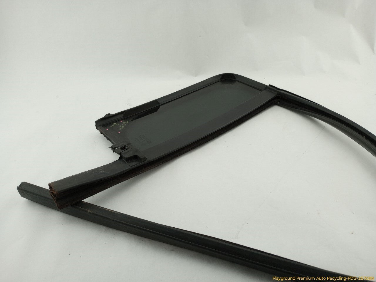 Hummer H3 Driver Left Rear Door Vent Window Glass