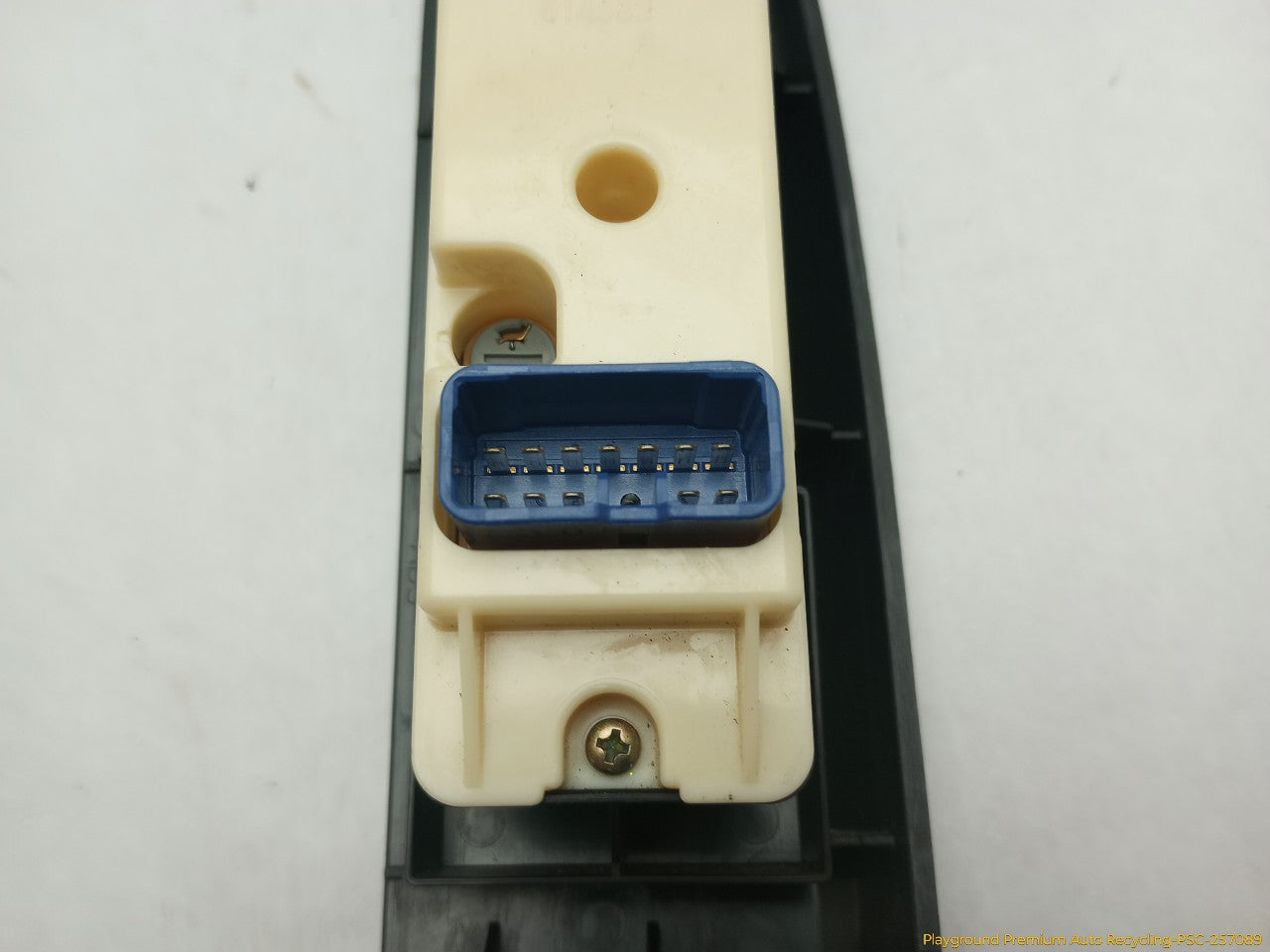Hummer H3 Passenger Right Front Door Window Switch