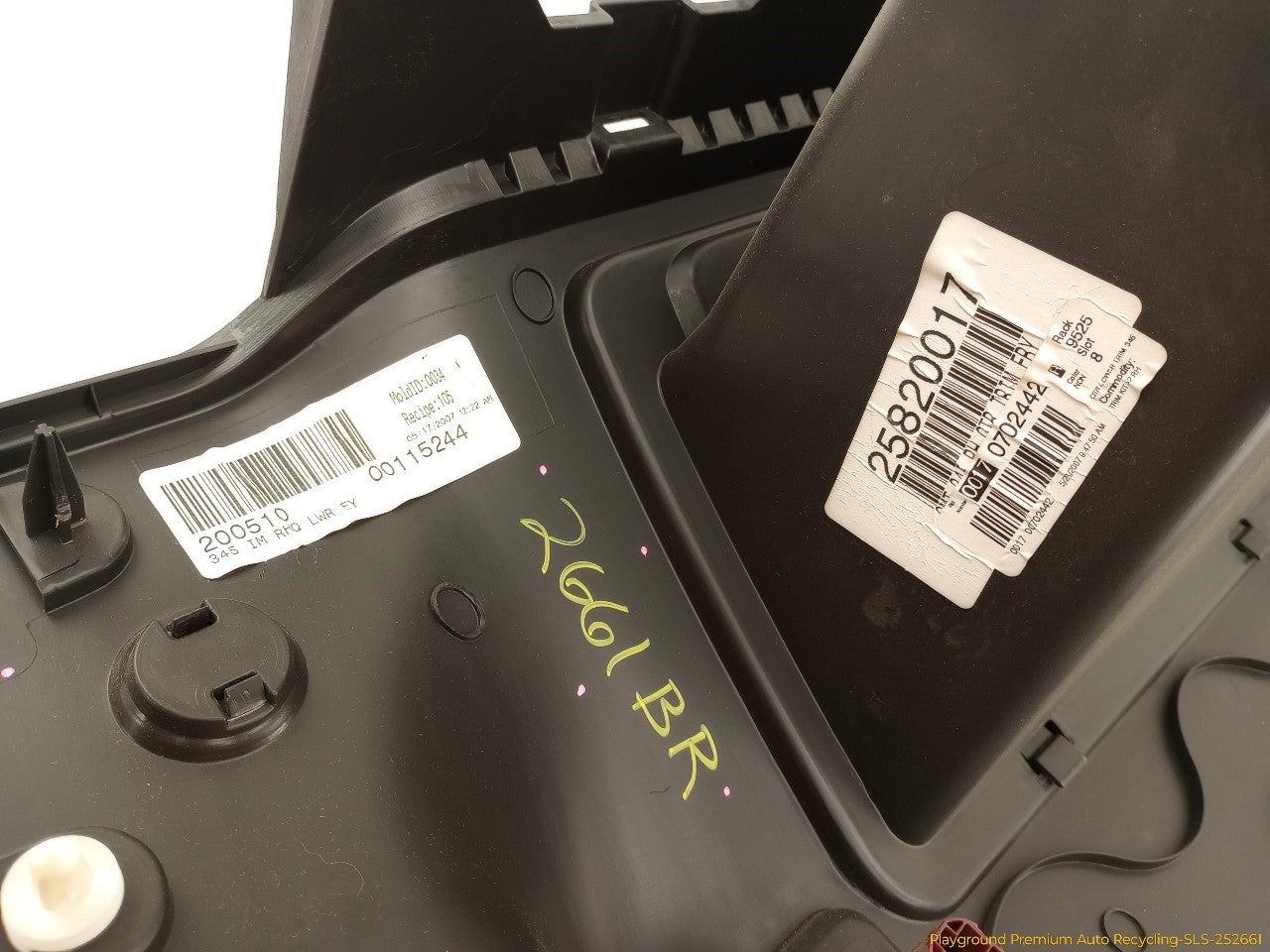Hummer H3 Passenger Right Rear Quarter Trim