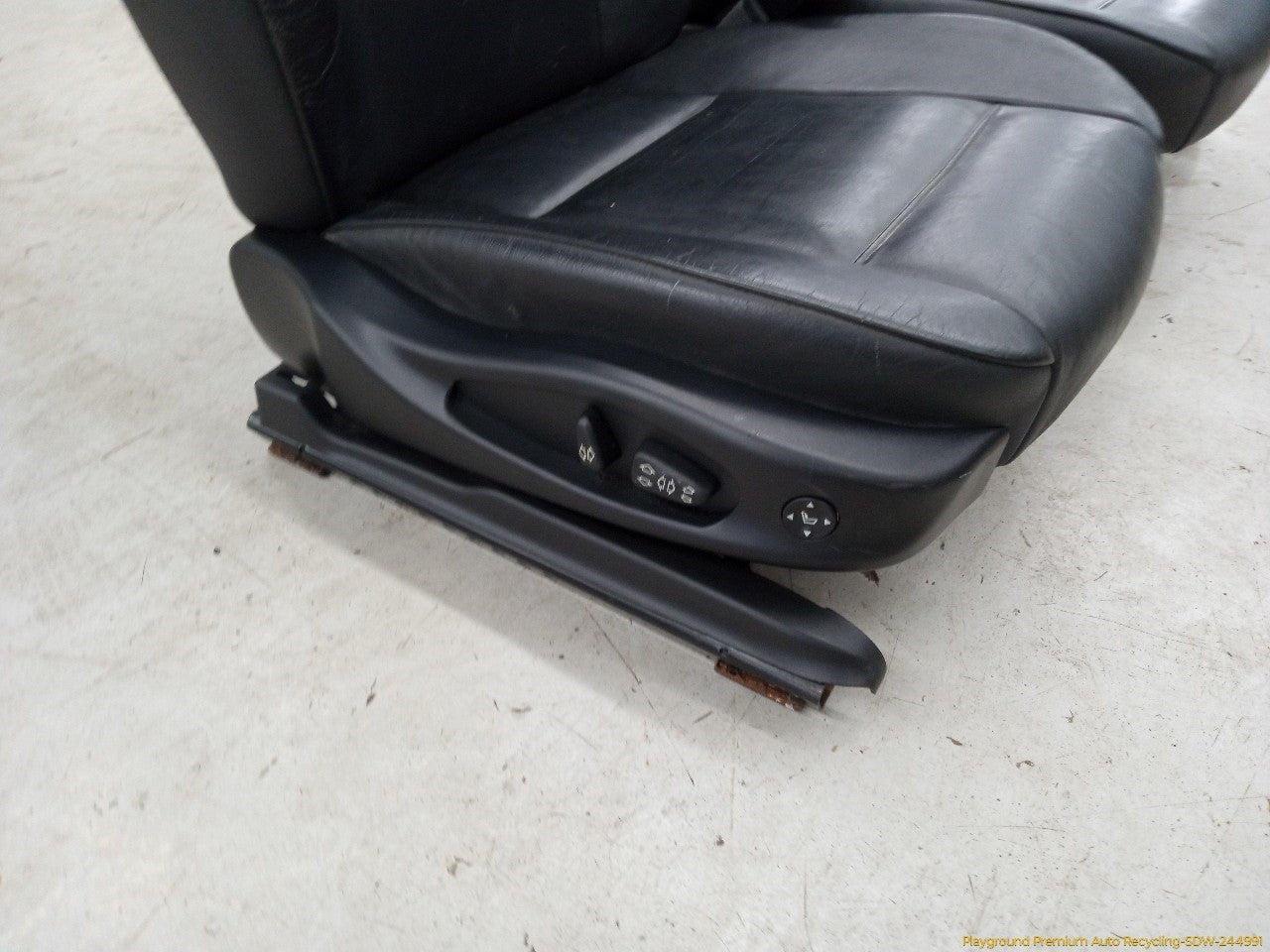 BMW 330XI Pair Of Front Power Seat Assembly