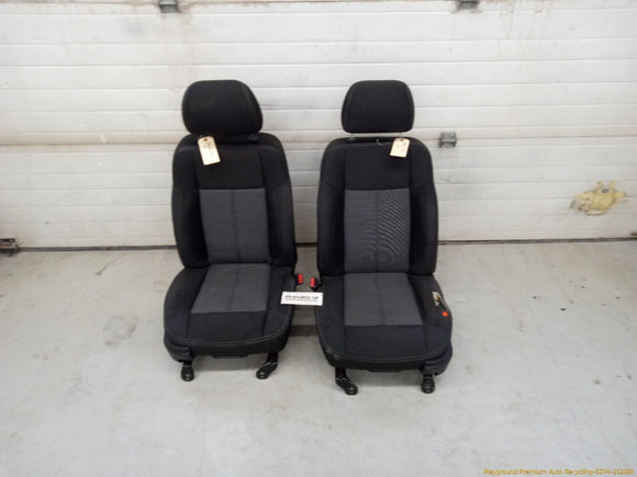 Hummer H3 Pair Of Front Seat Assembly