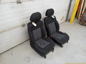 Hummer H3 Pair Of Front Seat Assembly - 0