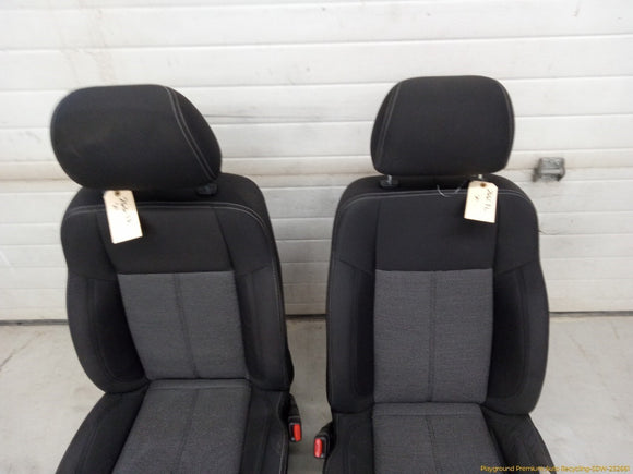 Hummer H3 Pair Of Front Seat Assembly