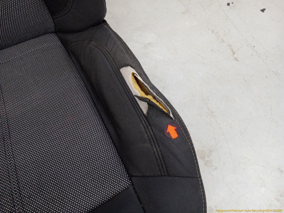 Hummer H3 Pair Of Front Seat Assembly