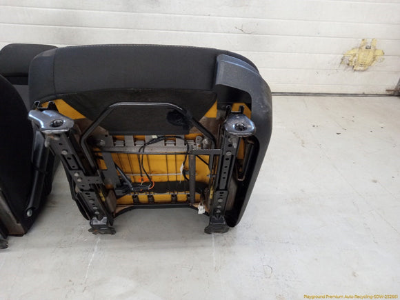 Hummer H3 Pair Of Front Seat Assembly