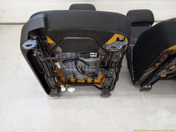 Hummer H3 Pair Of Front Seat Assembly