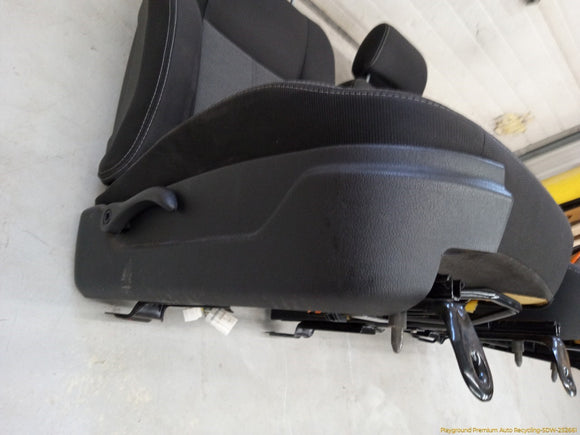 Hummer H3 Pair Of Front Seat Assembly