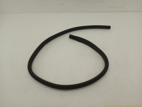 Hummer H3 Pair Of Inner Rear Door Moldings