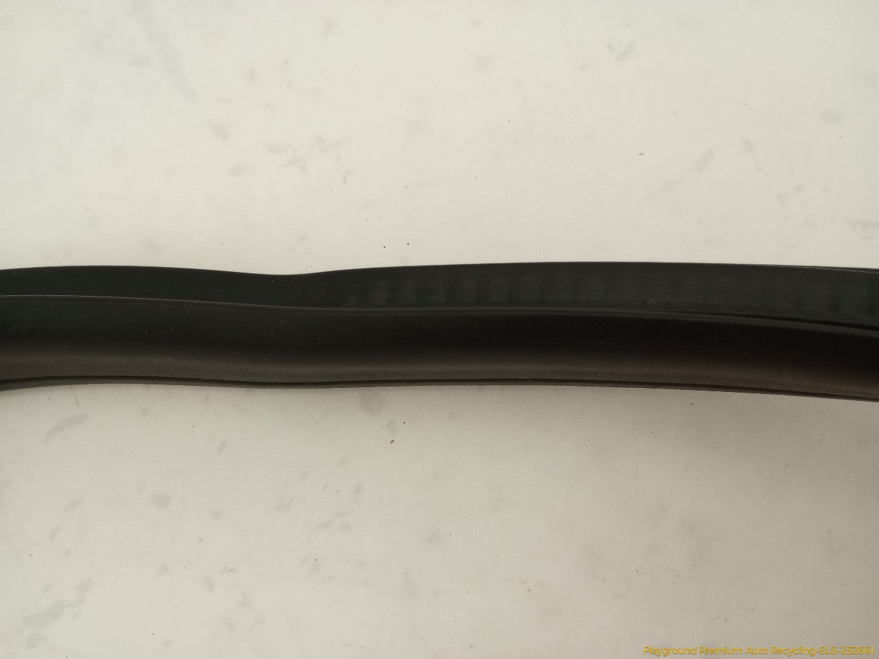 Hummer H3 Pair Of Inner Rear Door Moldings