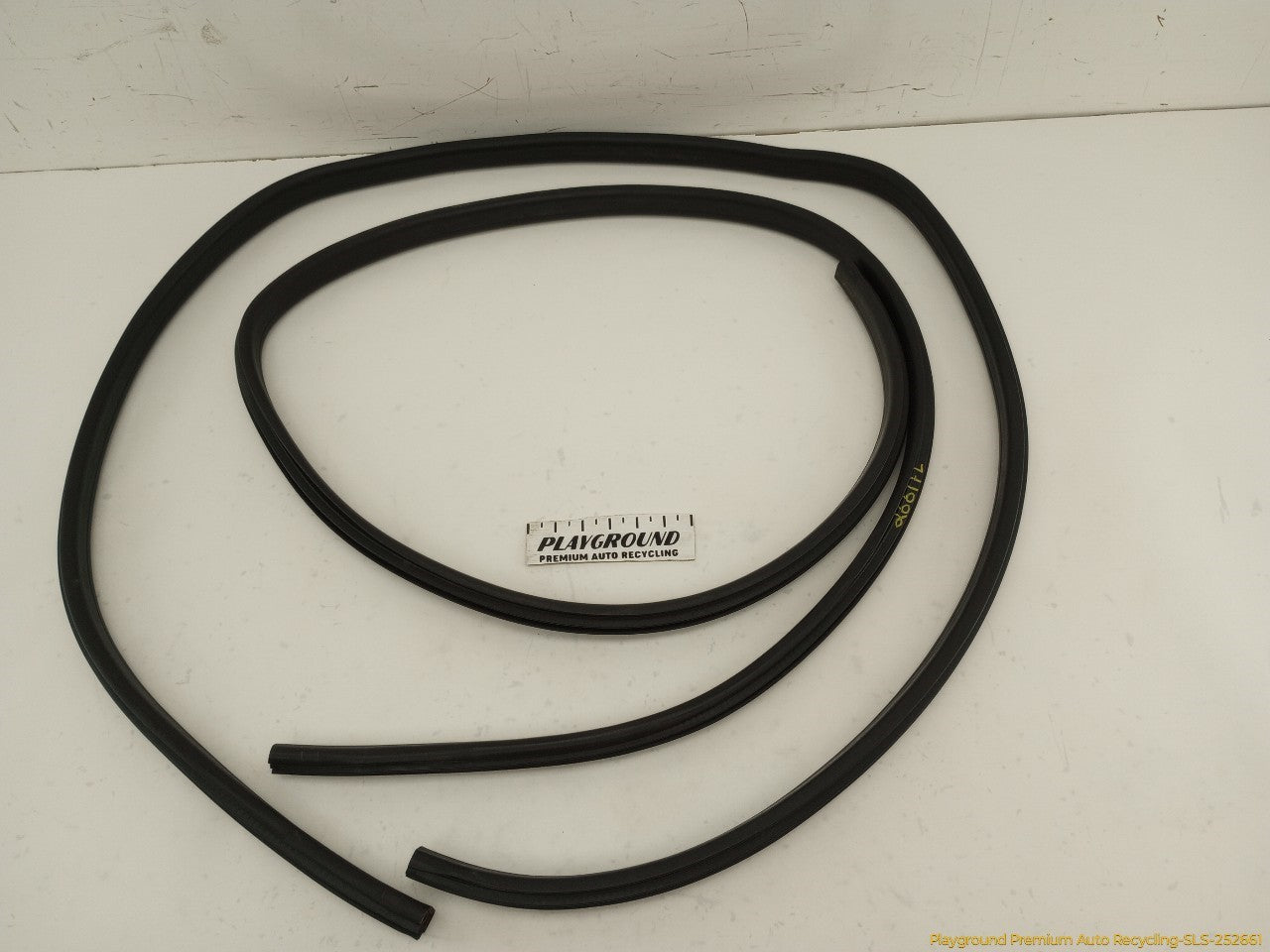 Hummer H3 Pair Of Inner Front Door Moldings