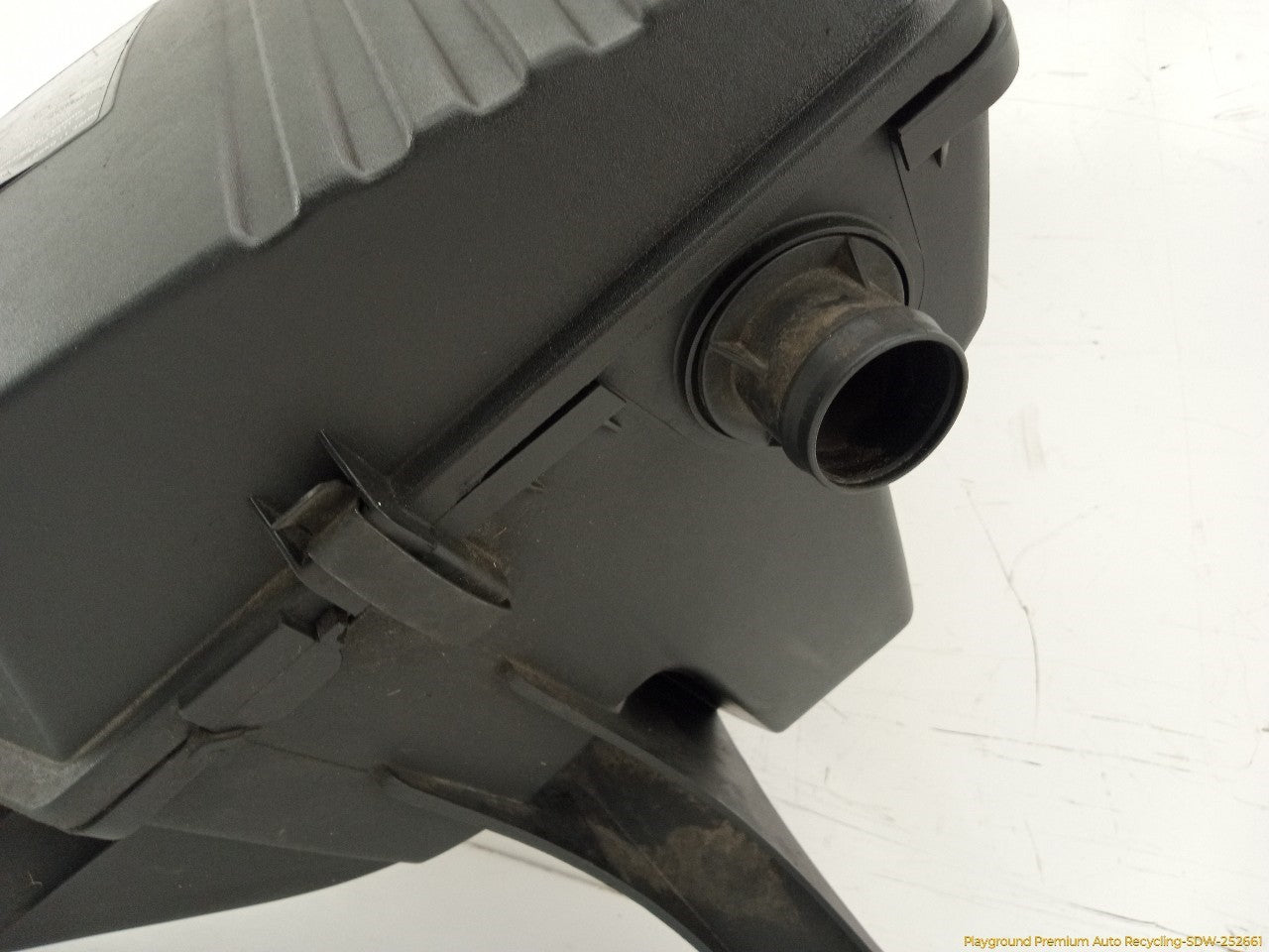 Hummer H3 Air Cleaner Box Housing