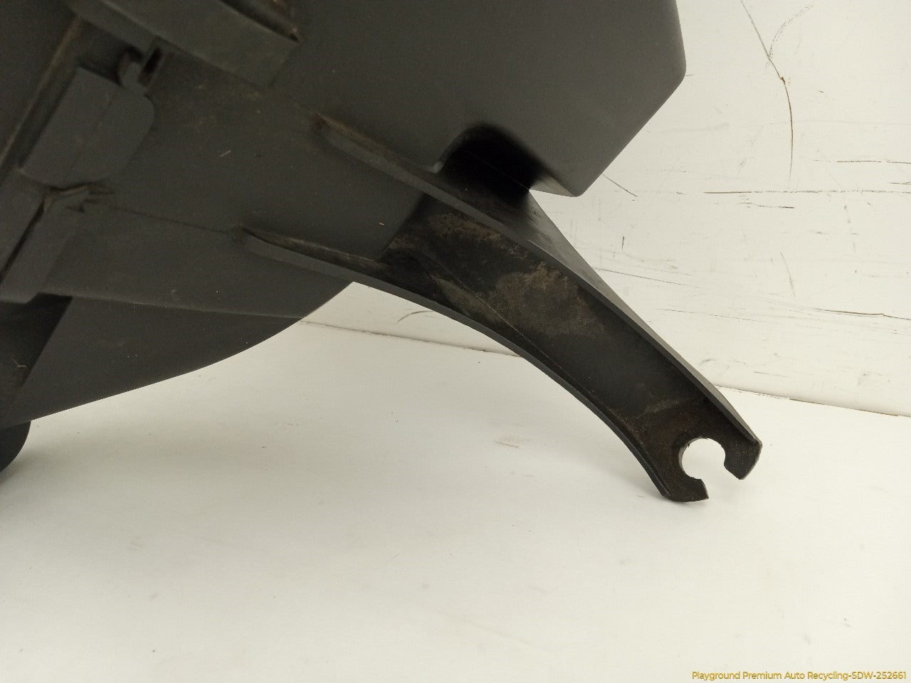 Hummer H3 Air Cleaner Box Housing