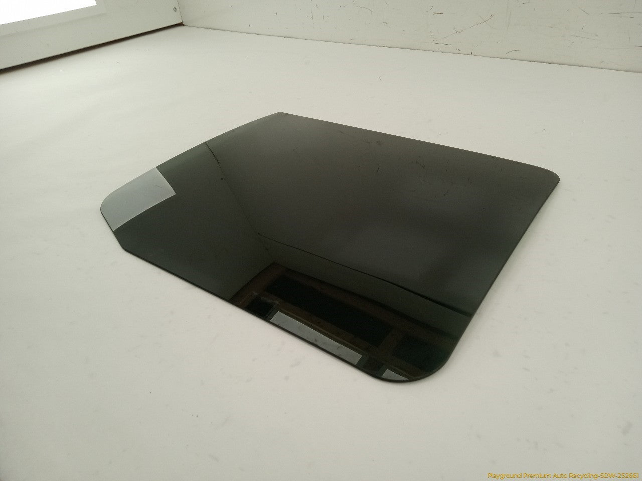 Hummer H3 Passenger Right Rear Door Window Glass