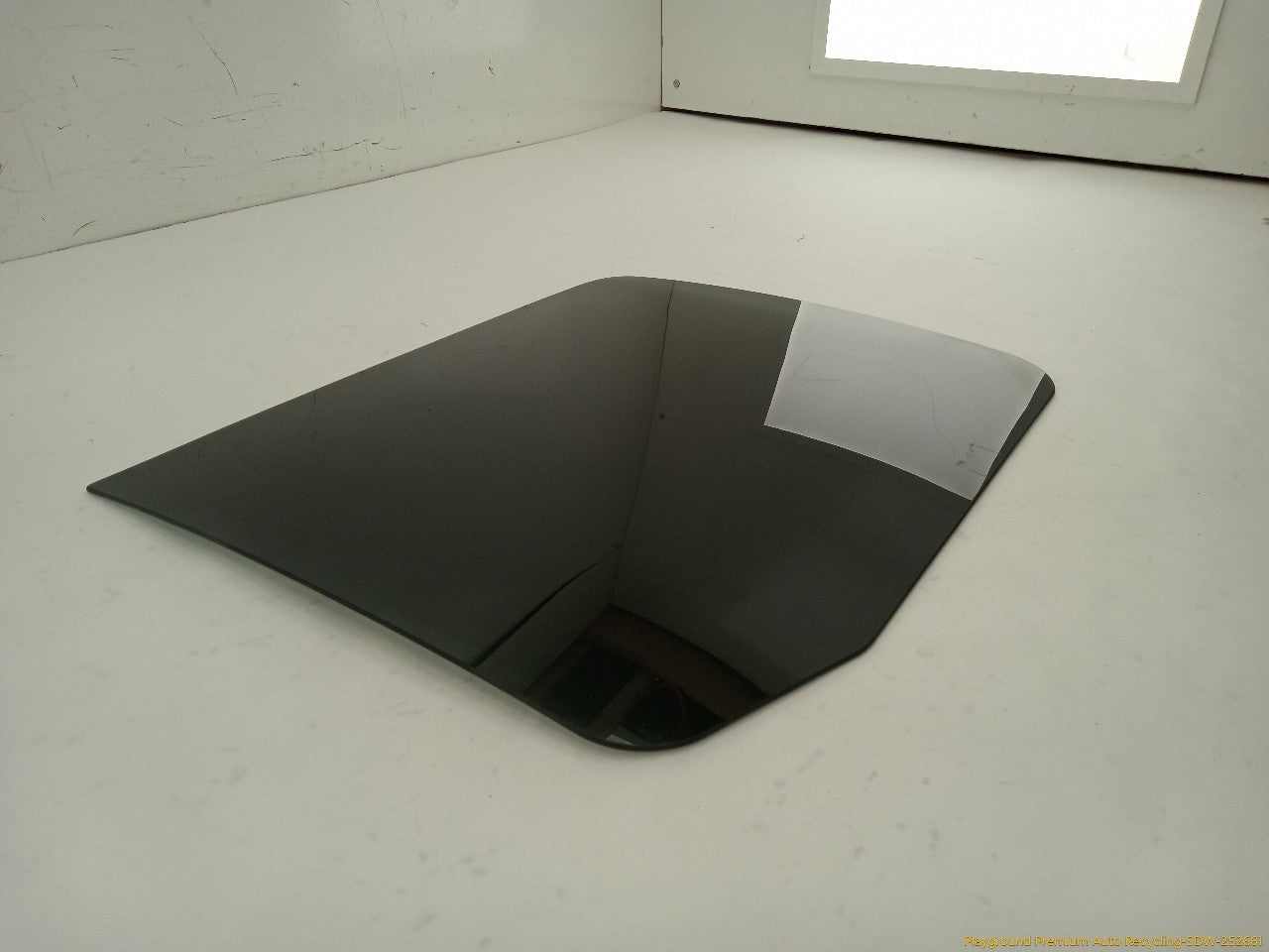 Hummer H3 Passenger Right Rear Door Window Glass