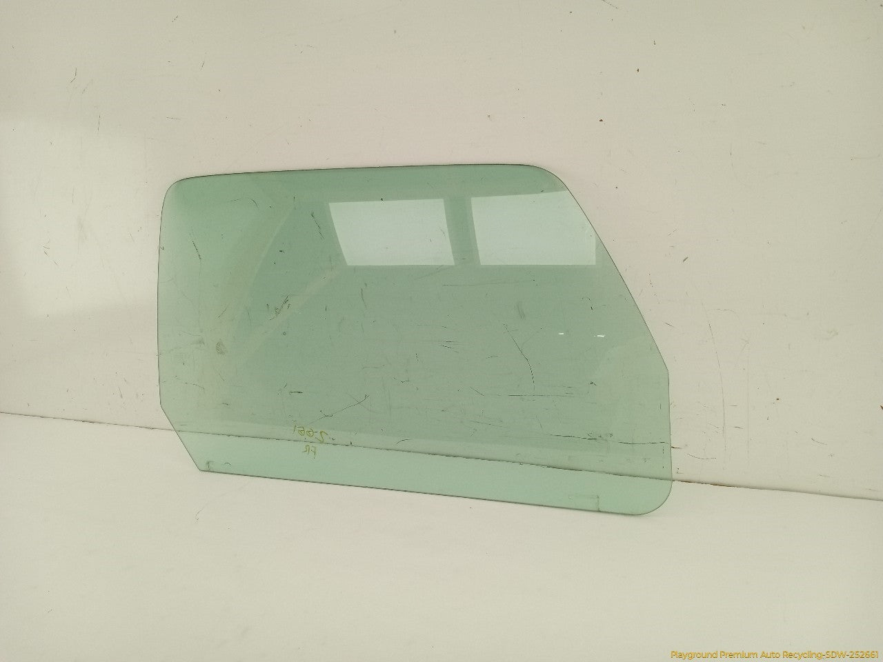 Hummer H3 Passenger Right Front Door Window Glass - 0