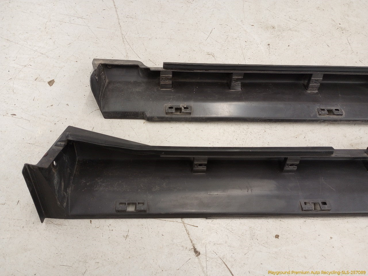 Hummer H3 Pair Of Rocker Panel Side Skirts