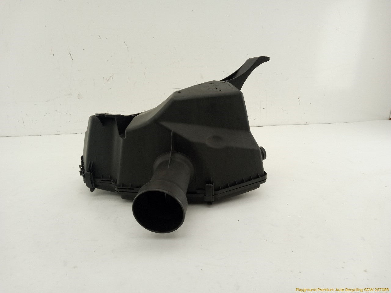 Hummer H3 Air Cleaner Box Housing