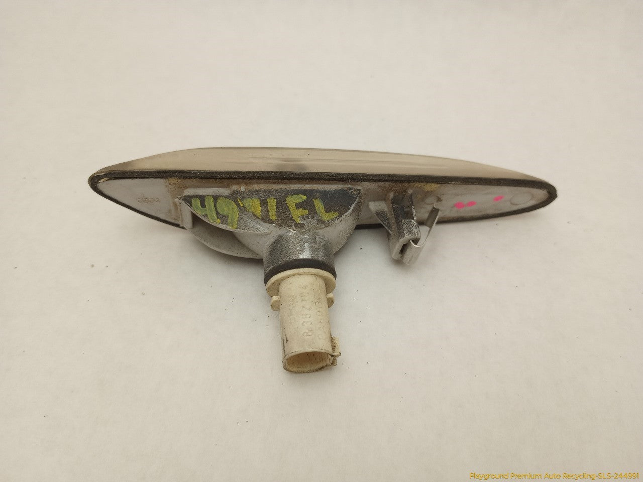 BMW 330XI Pair Of Front Side Marker Reflectors