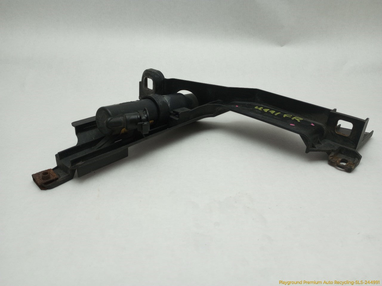 BMW 330XI Pair Of Headlamp Washer Nozzles