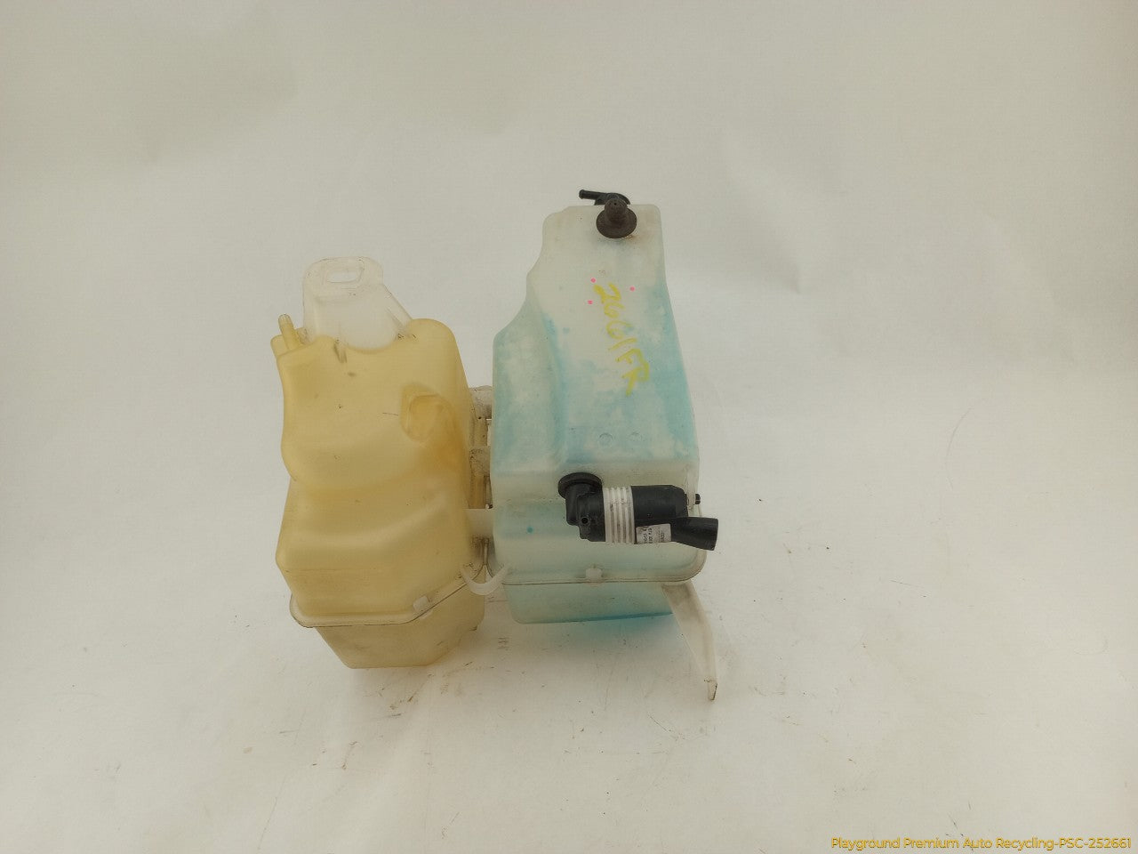 Hummer H3 Pair Of Coolant & Washer Fluid Reservoir - 0