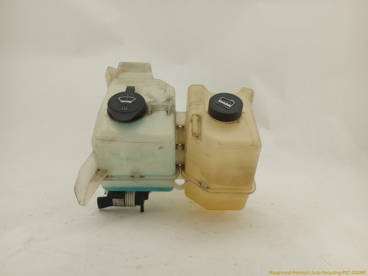 Hummer H3 Pair Of Coolant & Washer Fluid Reservoir