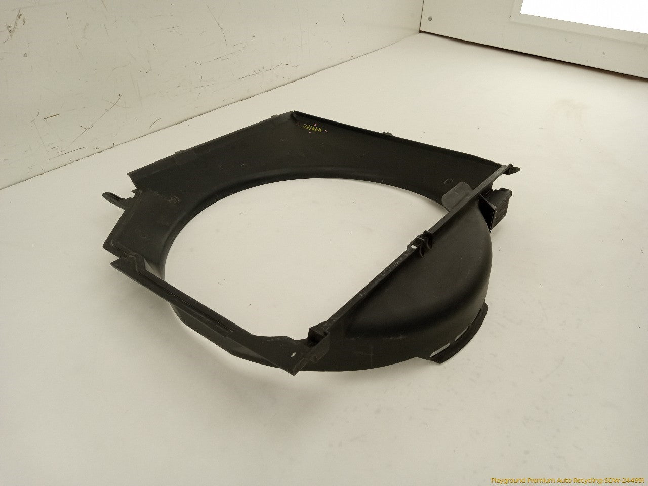 BMW 330XI Radiator Shroud