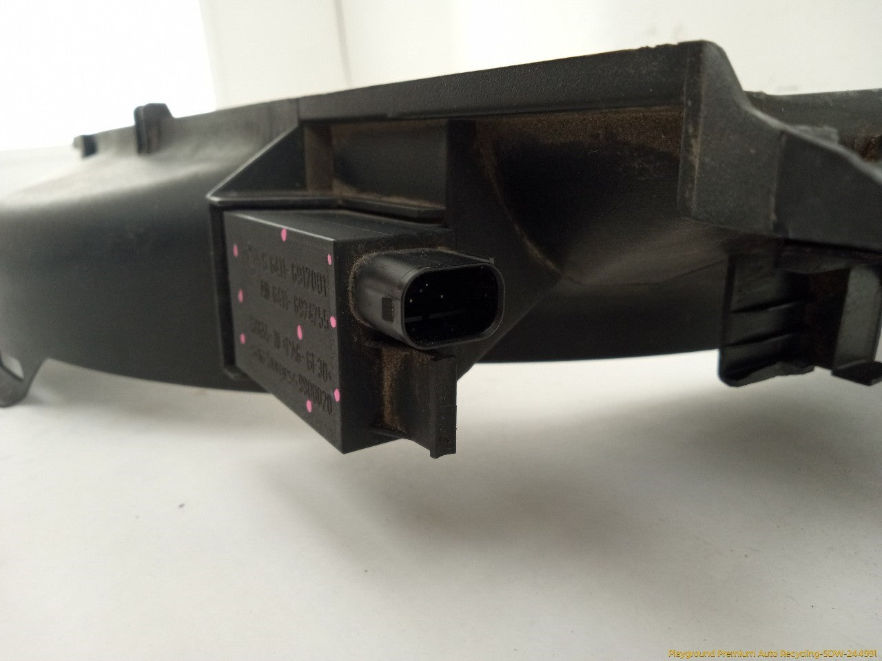 BMW 330XI Radiator Shroud