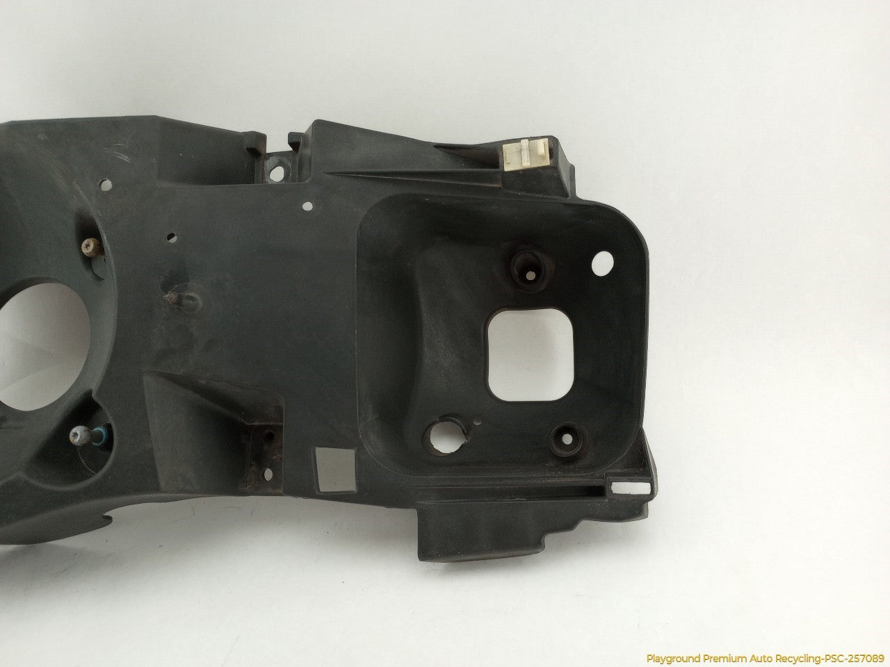 Hummer H3 Passenger Right Front Head Lamp Housing